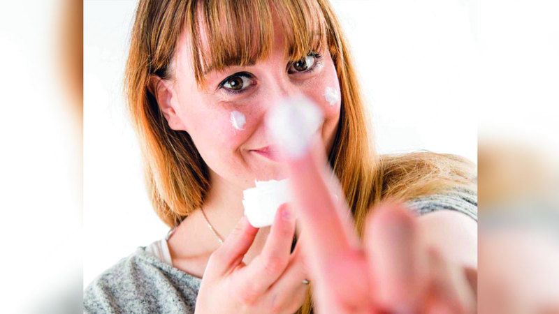 الامارات | مادة تمنح البشرة مظهراً نضراً