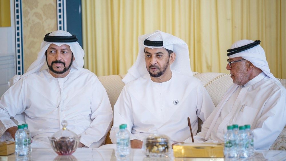 حمدان بن زايد يقدم واجب العزاء في وفاة سعيد بن أحمد بن خلف العتيبة