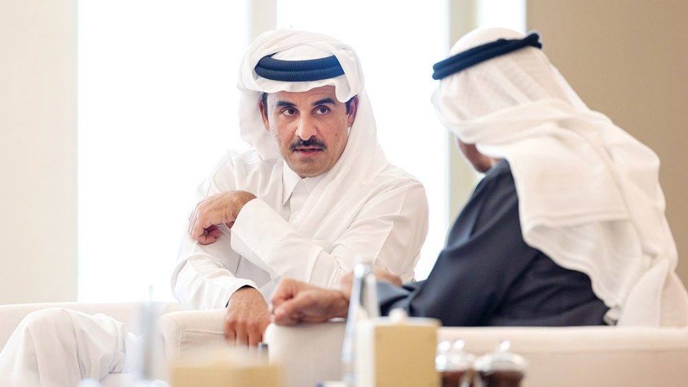 محمد بن زايد وتميم بن حمد: الإمارات وقطر تدعمان المبادرات الهادفة لوقف التصعيد وحماية المدنيين