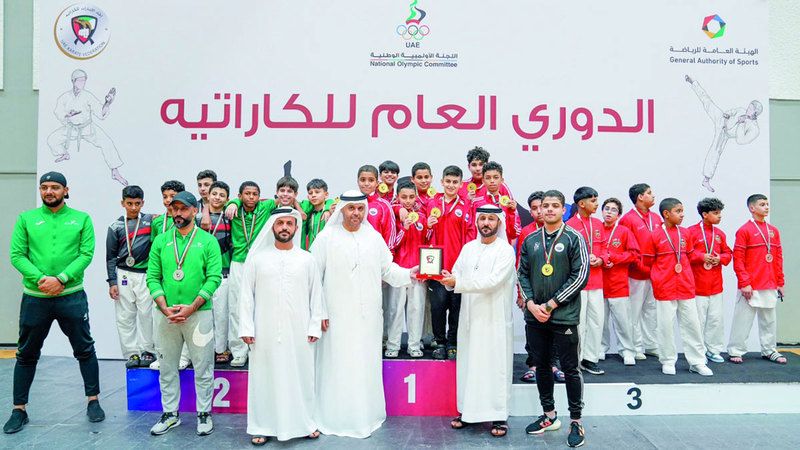 الامارات | فريق الشارقة لـ «الأشبال»  يُتوّج بدرع الدوري العام للكاراتيه
