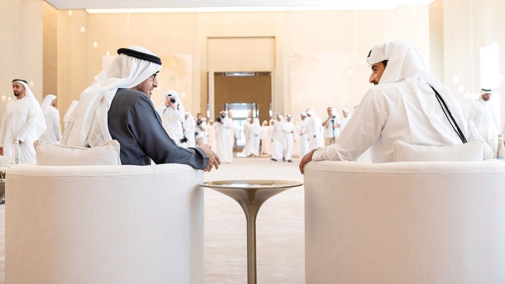 محمد بن زايد وتميم بن حمد: الإمارات وقطر تدعمان المبادرات الهادفة لوقف التصعيد وحماية المدنيين