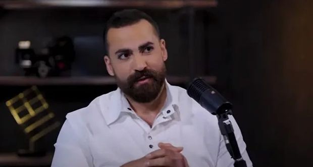 مهيار خضور يروي قصة زواجه ويُعلّق على قبلة “شيكاغو” المثيرة للجدل