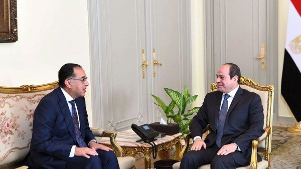 السيسي يكلف مدبولي بتشكيل حكومة جديدة