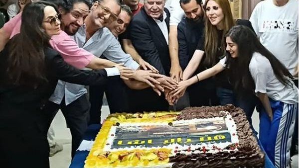 حسين فهمي يروج لأحداث أعماله الفنية فيلم "قصر الباشا"