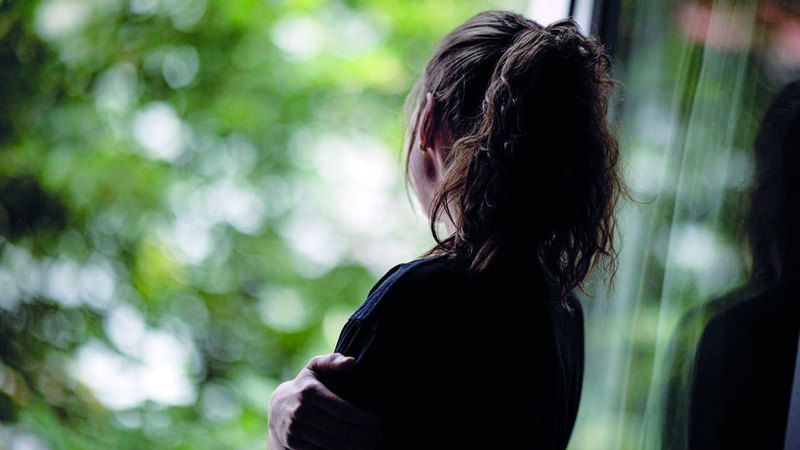 الامارات | طبيب نفسي يحذر من الوحدة: ترفع خطر الإصابة بالاكتئاب