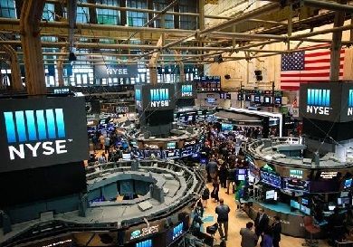 مؤشرات البورصة الأمريكية تغلق متباينة