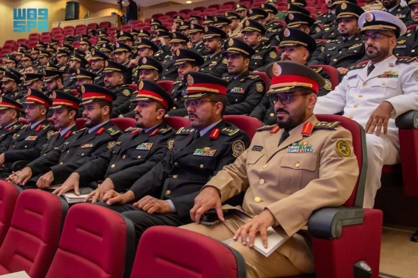 وزير الحرس الوطني يرعى حفل تخريج الدورة الخامسة من برنامج القيادة والأركان