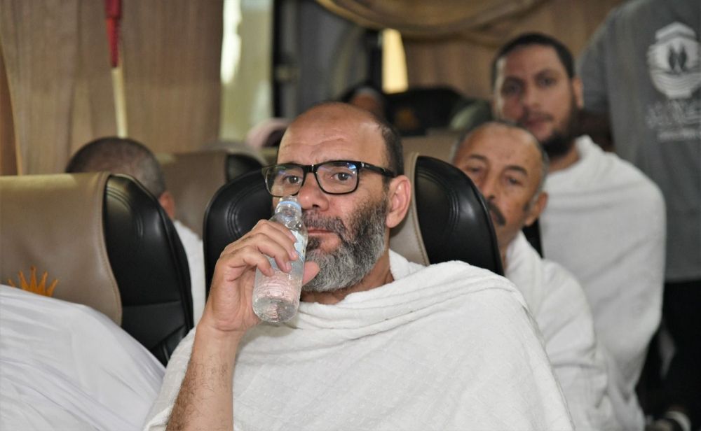 "الزمازمة" توزع 32 مليون عبوة مياه على الحجاج في المساكن والطرق السريعة
