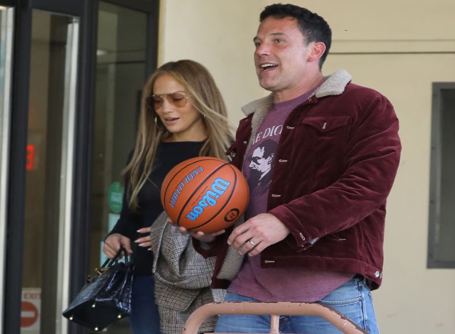 بعد تقارير الإنفصال.. جينيفر لوبيز تلتقي بطليقة بن أفليك