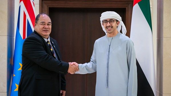 عبدالله بن زايد يستقبل وزير خارجية توفالو