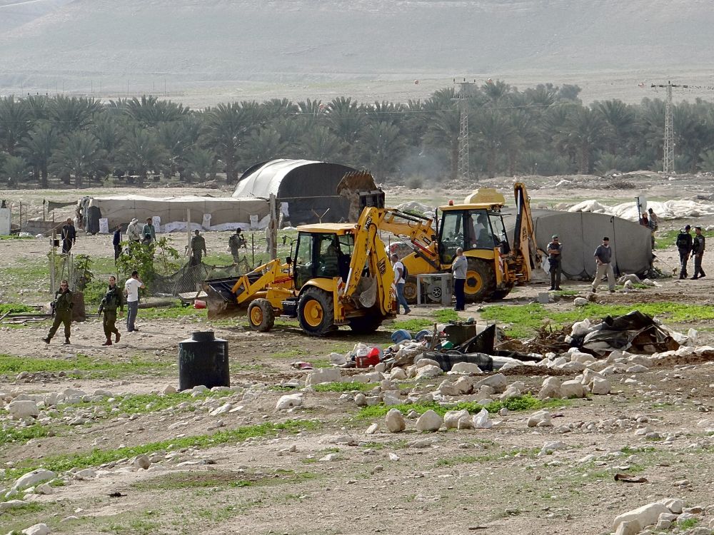 مستوطنون يستولون على ينابيع المياه في الأغوار الفلسطينية 