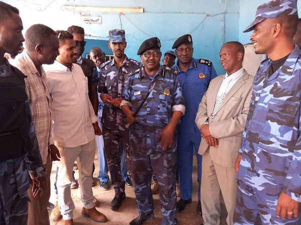 مدير شرطة ولاية الجزيرة يتفقد قوة الخلية الأمنية المشتركة وعدداً من الأقسام