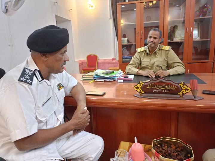 مدير إدارة مرور ولاية نهر النيل يلتقي بالمدير التنفيذي لمحلية عطبرة