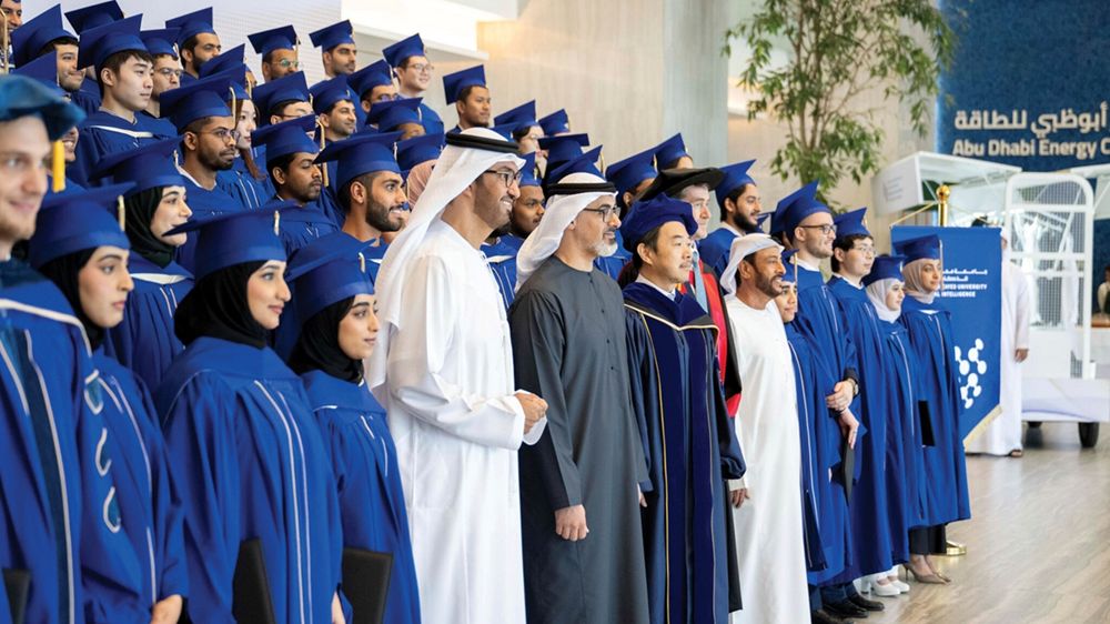 خالد بن محمد بن زايد يشهد حفل تخريج دفعة عام 2024 من جامعة محمد بن زايد للذكاء الاصطناعي