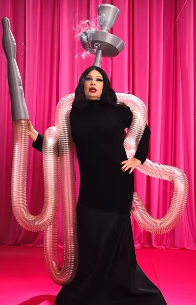 فيفى عبده في جلسة تصوير بأفكار مثيرة للجدل.. صور