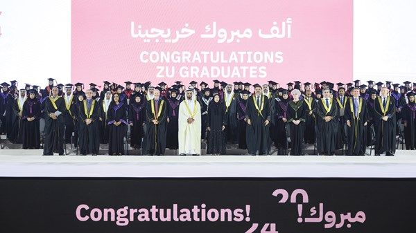 سيف بن زايد: الخريجون يسهمون في رسم مستقبل الوطن