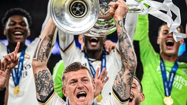 نجم ريال مدريد يكشف سبب قرار اعتزاله كرة القدم