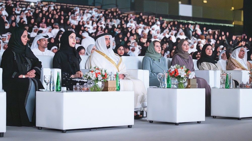 سيف بن زايد: الخريجون يسهمون في رسم مستقبل الوطن