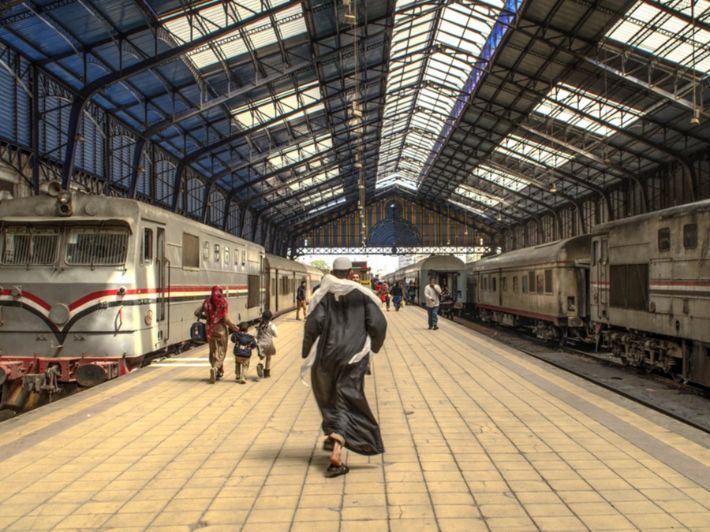 الامارات | بسبب حرارة الطقس .. قرار بخفض سرعة القطارات في مصر