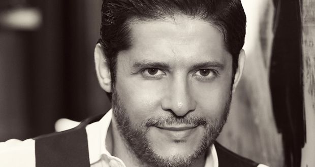 بالفيديو – معين شريف يرتّل للسيدة مريم العذراء