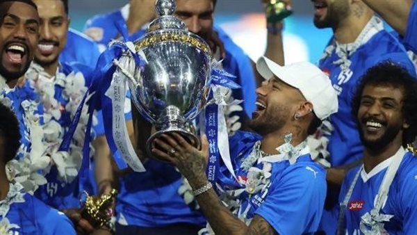 سانتوس يكشف تطورات المفاوضات مع نيمار نجم الهلال السعودي