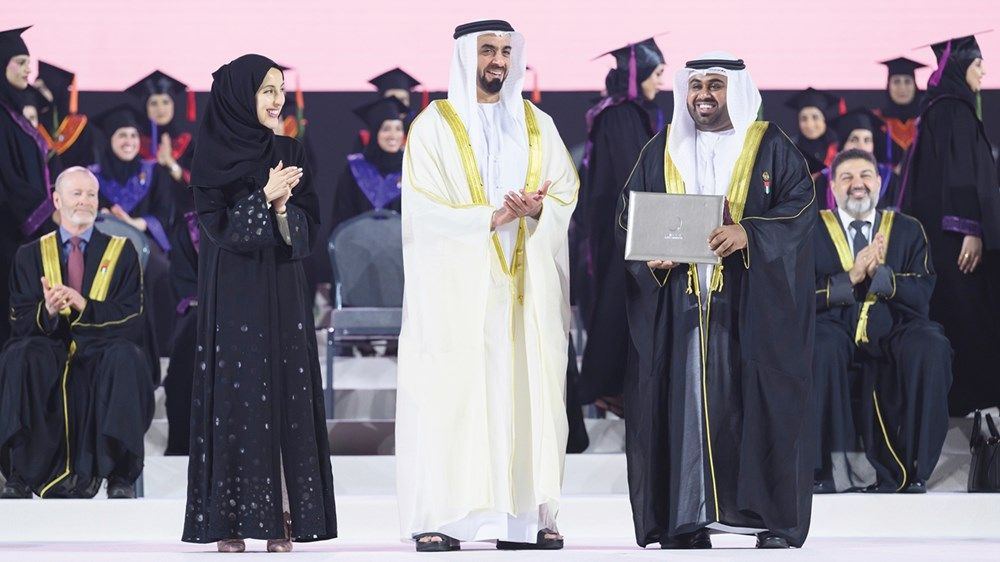 سيف بن زايد: الخريجون يسهمون في رسم مستقبل الوطن