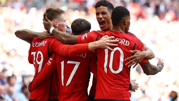 مانشستر يونايتد يستهدف مدرب بوروسيا دورتموند لخلافة تين هاج