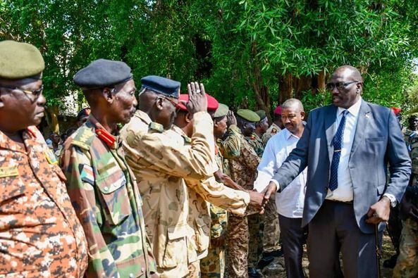 بادي يؤكد أن الإنحياز للقوات المسلحة يمثل صمام الأمان لوحدة وتماسك البلاد