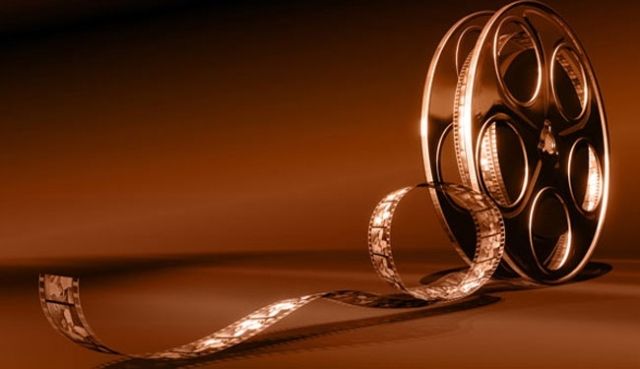 سر الجاذبية في إعادة مشاهدة الأفلام والمسلسلات