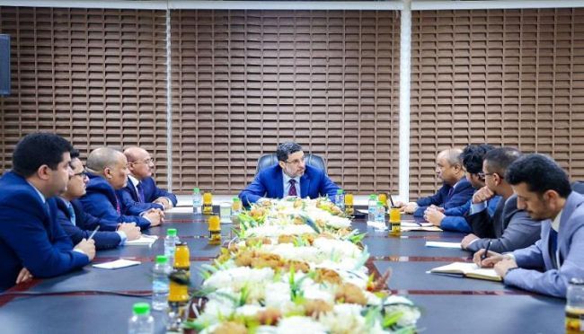 بن مبارك يوجه بإطلاق التعزيزات المالية لمرتبات شهر مايو