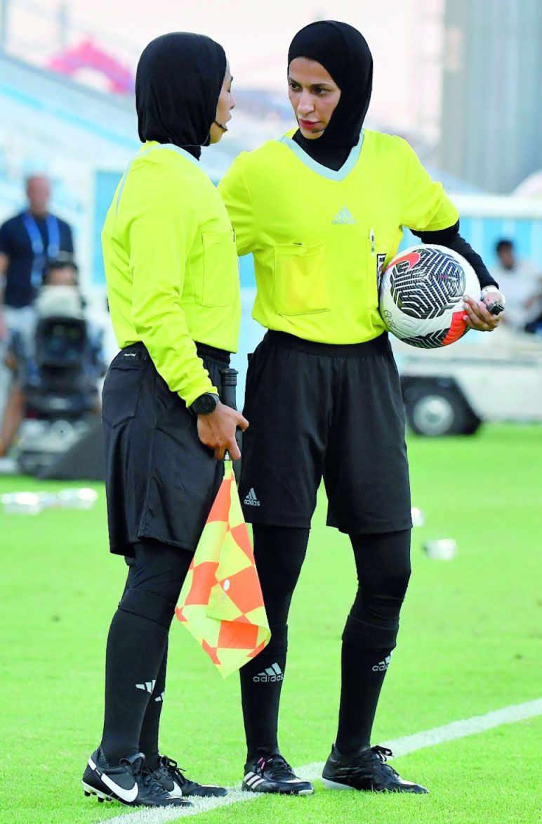 الامارات | أحمد سالم والهرمودي أكثر قضاة الملاعب إدارة لمباريات الدوري