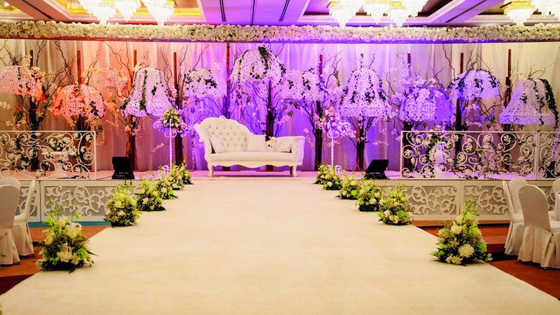 الامارات | شباب مدينون ومشكلات  اجتماعية..حفلات الزواج بين البذخ والاستدانة