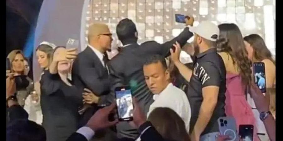 حبس عمرو دياب.. محامٍ يفجر مفاجأة عن “واقعة الصفع”