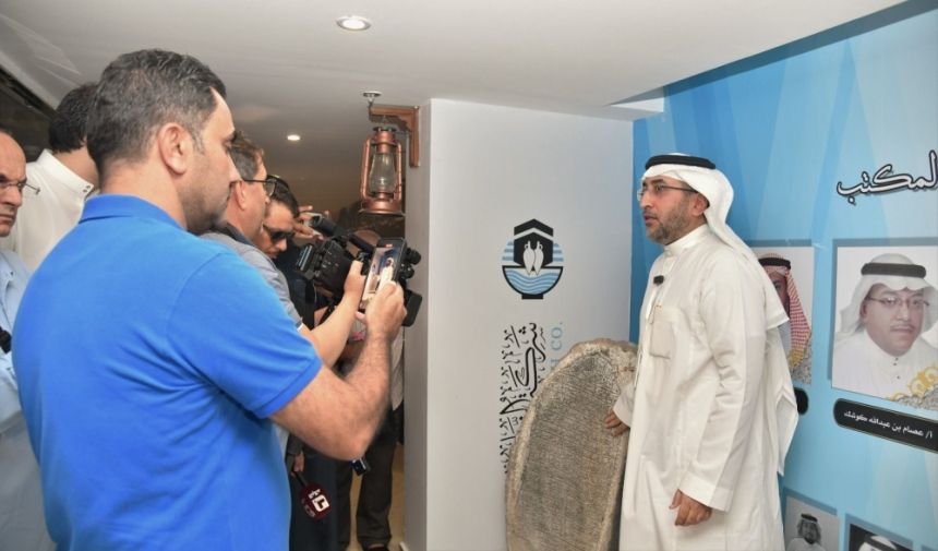 صور.. 29 وسيلة إعلامية خارجية تتطلع على آلية تعبئة ماء زمزم