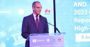 وزير الاتصالات: تطوير مناهج تكنولوجيا المعلومات وتطويع الذكاء الاصطناعى لتعليم أكثر فعالية