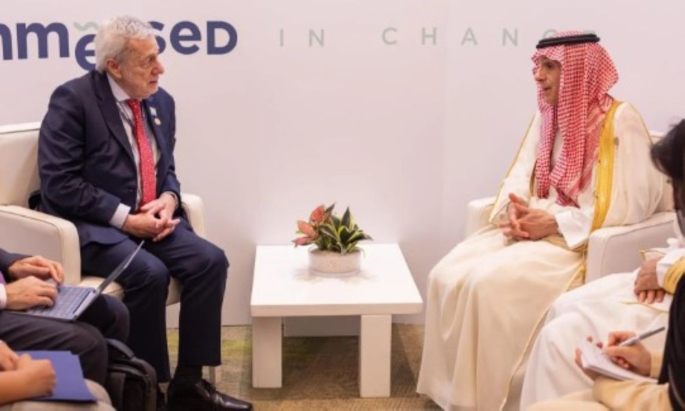 "الجبير" يبحث العلاقات الثنائية مع سورينام وتشيلي