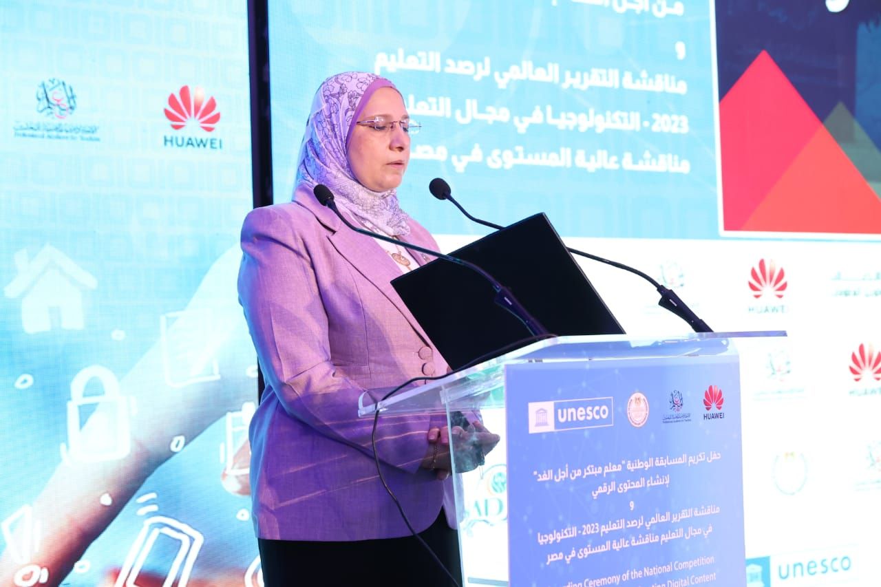 وزير الاتصالات: تطوير مناهج تكنولوجيا المعلومات وتطويع الذكاء الاصطناعى لتعليم أكثر فعالية