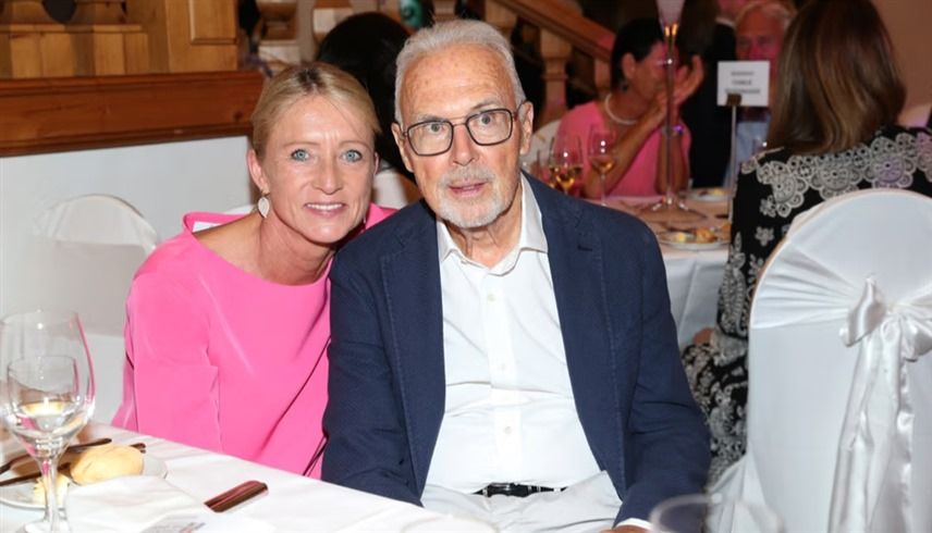 الامارات | أرملة بيكنباور تقدم كأس "يورو 2024" في حفل الافتتاح