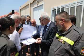 خطار شارك بوضع الحجر الأساس للمركز البرّي للدفاع المدني بعمشيت وتسلّم آلية إسعاف هبة لمركز جبيل