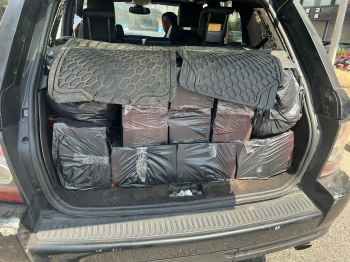 "الريجي": ضبط كمية من المعسل المزوّر داخل سيارة في الدورة وتسطير محضر بالمخالف