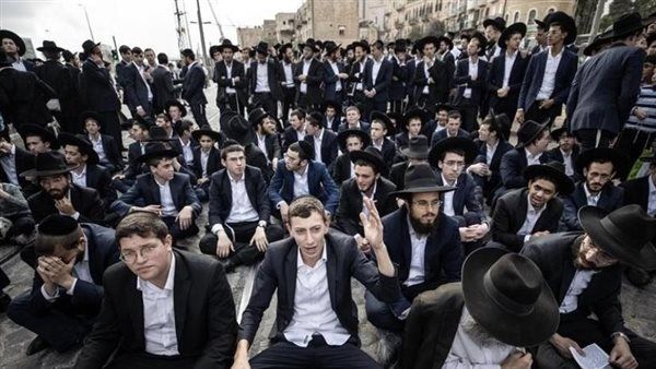 بعد إعفاء الحريديم من التجنيد.. عائلات جنود الاحتلال تهدد بالتوقف عن المشاركة في الحرب