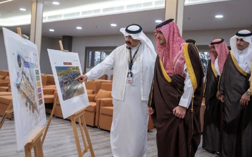 وزير الداخلية يزور مشروع مخيمات عرفات المطورة ذات الدورين