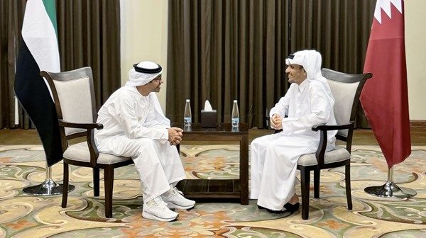 عبدالله بن زايد يلتقي رئيس مجلس الوزراء وزير الخارجية القطري