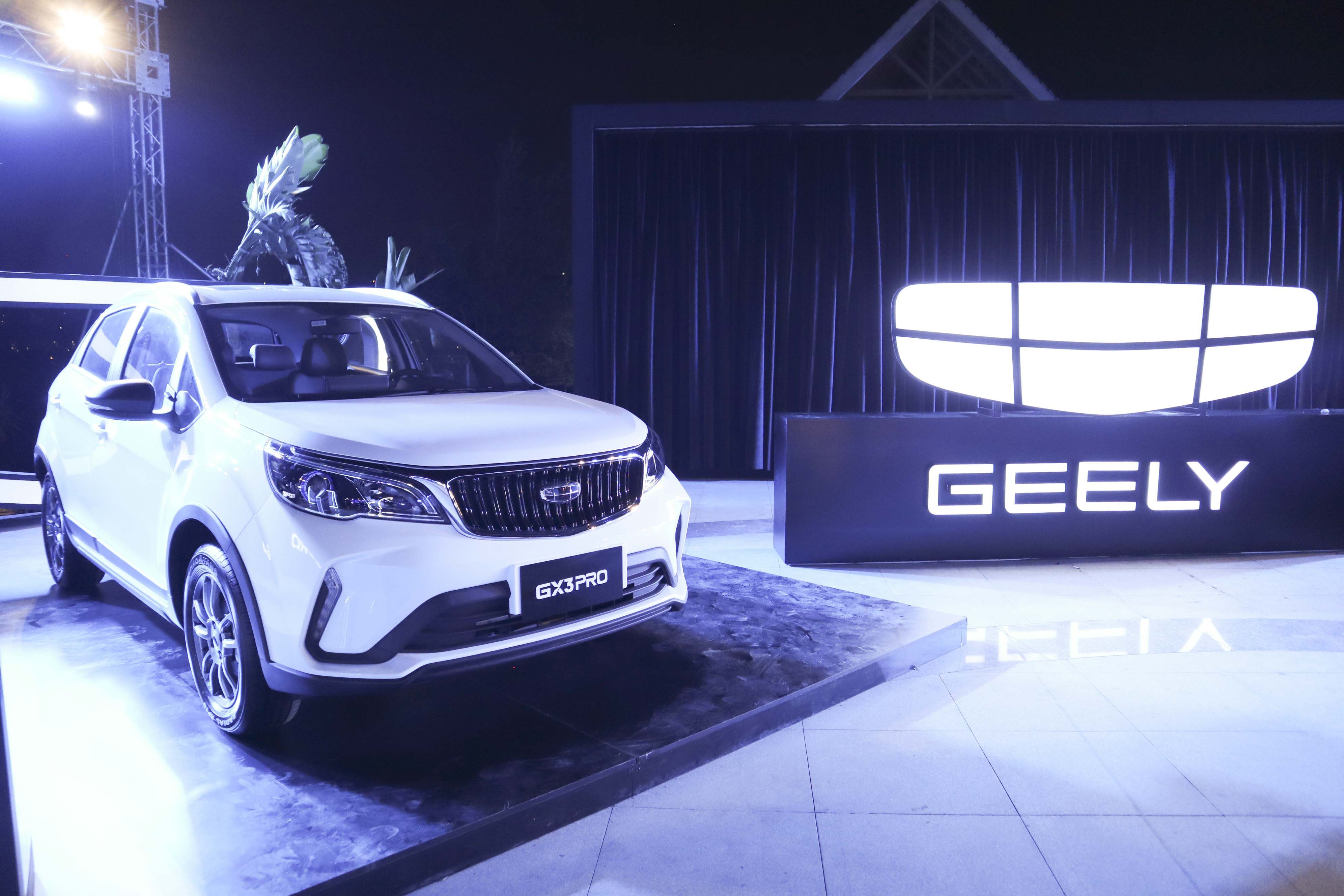 تراجع جديد في أسعار السيارات.. جيلي GX3 PRO تنخفض 80 ألف جنيه