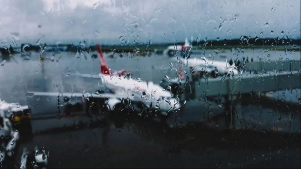 بسبب أمطار غزيرة.. تعطل الحركة في ثالث أكبر مطارات إسبانيا