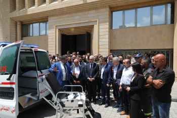 خطار شارك بوضع الحجر الأساس للمركز البرّي للدفاع المدني بعمشيت وتسلّم آلية إسعاف هبة لمركز جبيل