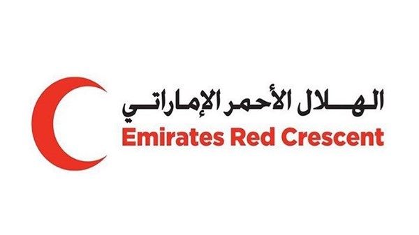 "الهلال الأحمر" يواصل توزيع كسوة عيد الأضحى في حضرموت