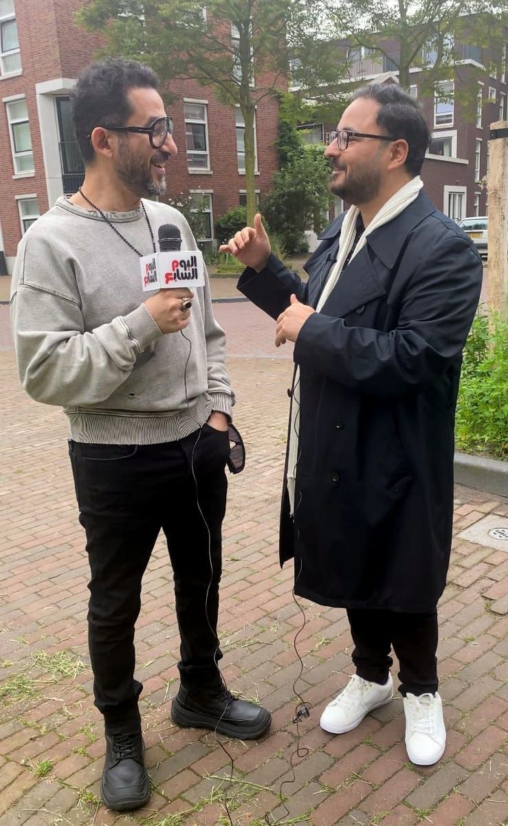 أحمد حلمى: الاحترام والقدرة على تبادل الأدوار سر نجاح زواجى من منى زكى