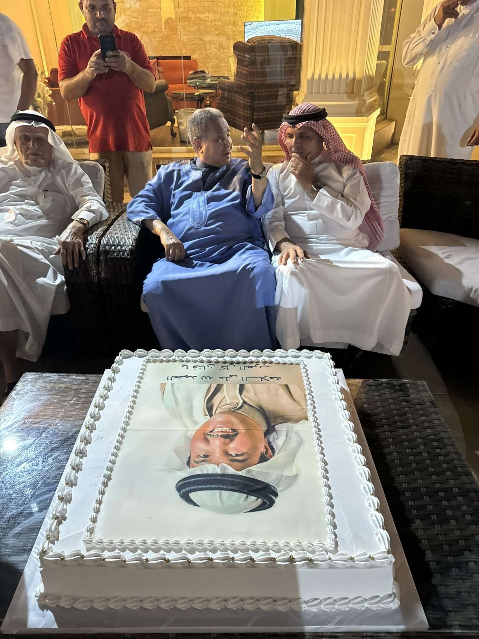 بالصور – محمد عبده بأوّل ظهور بعد رحلة علاجه من السرطان