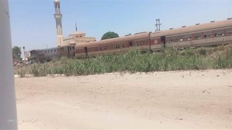 بالصور.. خروج 3 عربات من قطار عن القضبان فى الغربية